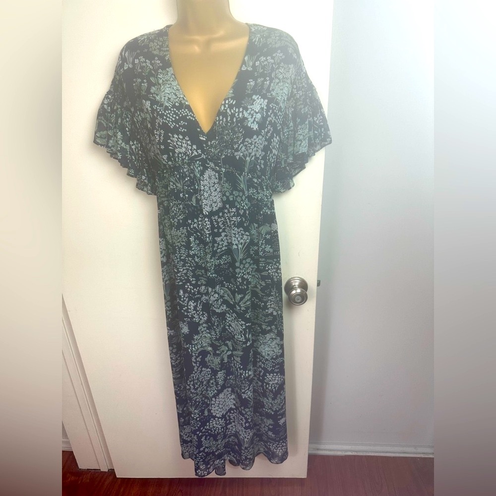 HD in Paris Anthropologie Navy Blue Garden Inspired Print Flowy Sleeves Dress M‎